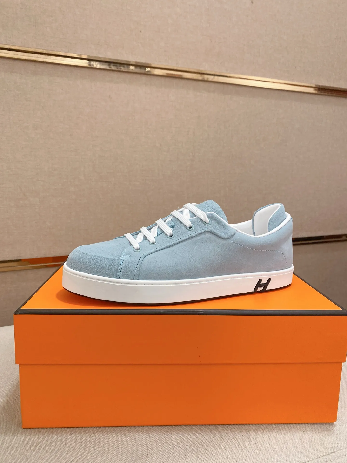 Men's clothing and shoes💰: 442💰《HERMES》【Classic original single version】Hermès; top 🔝purchase agent🔍🔍men's latest 🇺🇸 counter sales simultaneously, imported from Italy original ▲▲cowhide ▲▲ (high-end, nobility, class) ) Exquisite workmanship (Italian 🇮🇹 imported water-dyed 🐂 cowhide lining) sole: original sole provided by the original factory, ⚠️exclusive double-layer activity·TPR·rubber·combined molded outsole; super comfortable·wear-resistant·non-slip·environmental protection The real thing is more beautiful if you take the real thing (high quality, follow the order). You can enter and exit the counter at will * Number of yards: 38-44 (45 can be customized and cannot be returned or exchanged)